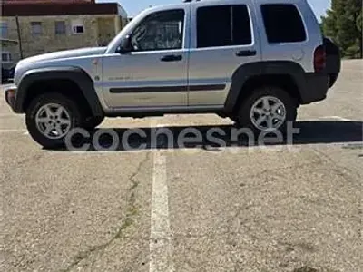 Usado Jeep Cherokee Sport 143 CV (105 kW) 2002 Gris / plata SUV