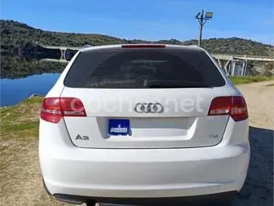 Usado Audi A3 Sportback Attraction 140 CV (102 kW) 2012 Blanco Utilitario