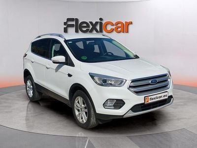Usado Ford Kuga Trend+ 120 HP (88 kW) 2019 Branco SUV