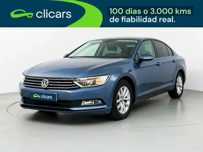 Usado VW Passat Edition 120 HP (88 kW) 2018 Azul Sedan