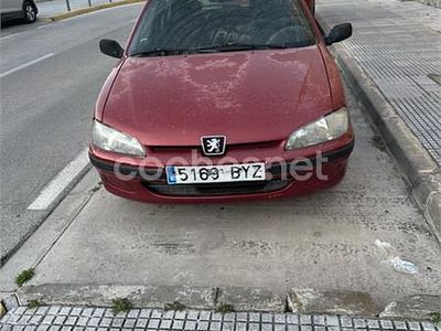 Usado Peugeot 106 60 CV (44 kW) 2002 Rojo Utilitario
