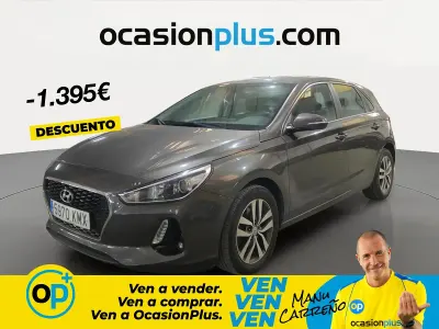 Usado Hyundai i30 110 CV (80 kW) 2018 Gris