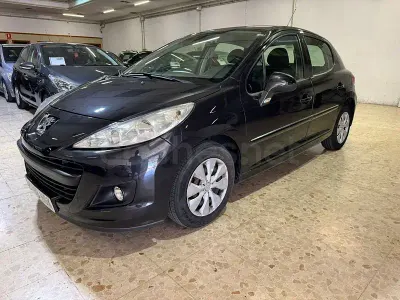 Usado Peugeot 207 Business-Line 75 CV (55 kW) 2011 Negro Berlina
