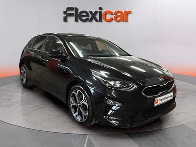 Usado Kia Ceed 136 CV (100 kW) 2021 Negro Utilitario