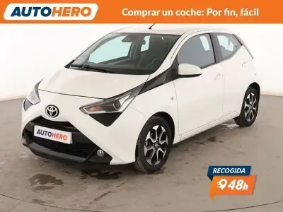 Usado Toyota Aygo X-play 72 CV (52 kW) 2020 Blanco Utilitario
