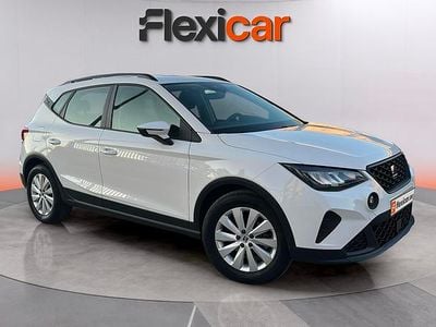 Usado Seat Arona Reference 95 CV (69 kW) 2022 Blanco SUV