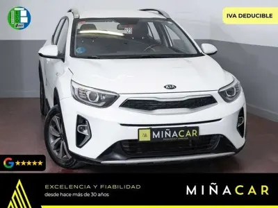 Usado Kia Stonic 101 HP (74 kW) 2021 Branco SUV