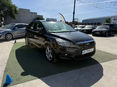 Usado Ford Focus Trend 109 CV (80 kW) 2008 Negro Berlina