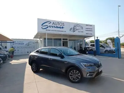 Usado Renault Arkana Techno 143 CV (105 kW) 2025 Gris SUV