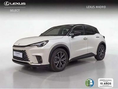 Begagnad Lexus LBX