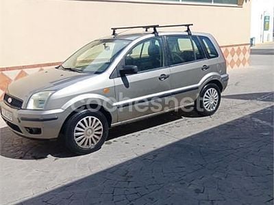 Usado Ford Fusion Trend 80 CV (58 kW) 2004 Beige Utilitario