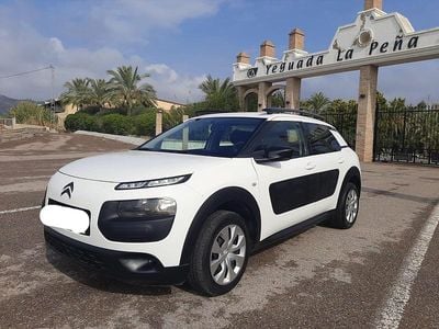 Usado Citroën C4 Cactus Feel 99 CV (72 kW) 2017 Blanco Utilitario