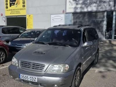 Usado Kia Carnival LX 144 CV (105 kW) 2003 Gris Monovolumen