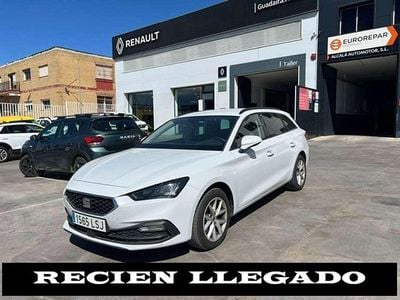 Usado Seat Leon ST Style 116 CV (85 kW) 2021 Blanco Familiar
