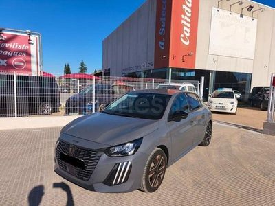 Usado Peugeot 208 Allure 100 CV (73 kW) 2024 Gris / plata Utilitario