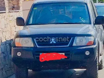 Usado Mitsubishi Montero 160 CV (117 kW) 2005 Negro SUV