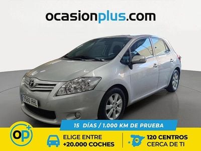 Usado Toyota Auris Live 90 CV (66 kW) 2011 Plateado Utilitario