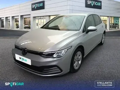 Usado VW Golf VII Life 115 CV (84 kW) 2021 Gris Utilitario