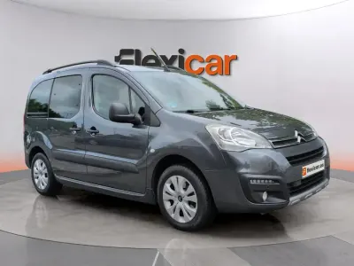 Käytetty Citroën Berlingo Live 100 HP (73 kW) 2018 Harmaa Tila-auto