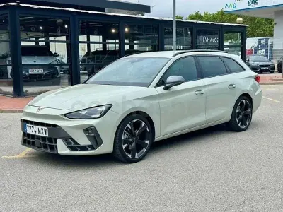 Usado Cupra Leon 150 CV (110 kW) 2025 Beige Familiar