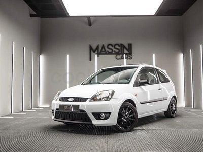 Usado Ford Fiesta Sport 90 CV (66 kW) 2007 Blanco Utilitario