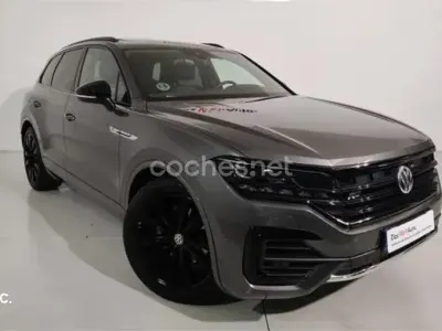Usado VW Touareg R-line 286 CV (210 kW) 2018 Gris / plata SUV
