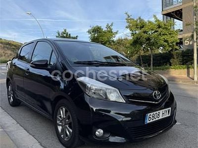 Usado Toyota Yaris Advance 99 CV (72 kW) 2014 Negro Utilitario