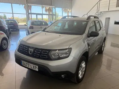 Usado Dacia Duster Comfort 116 CV (85 kW) 2022 Gris / plata SUV