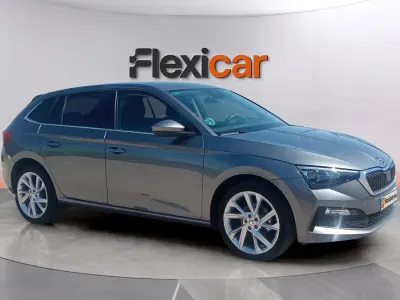 Usado Skoda Scala Style 110 CV (80 kW) 2022 Gris Utilitario
