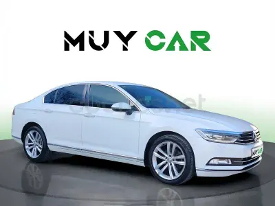 Usado VW Passat Sportline 150 CV (110 kW) 2016 Blanco Berlina