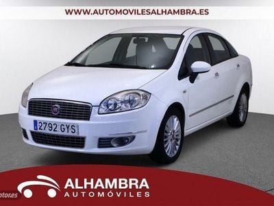 Usado Fiat Linea Emotion 105 CV (77 kW) 2010 Blanco Berlina