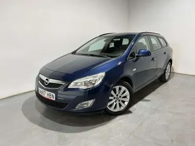 Usado Opel Astra Sport 125 CV (91 kW) 2011 Azul Familiar