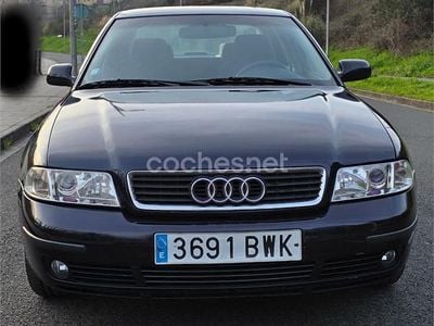 Usado Audi A4 110 CV (80 kW) 2000 Azul Berlina