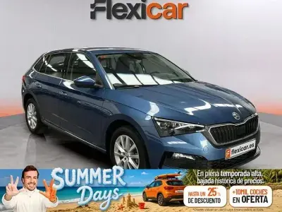 Usado Skoda Scala Ambition 110 CV (80 kW) 2021 Azul Utilitario