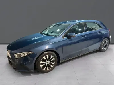 Käytetty Mercedes A180 115 HP (84 kW) 2021 Sininen