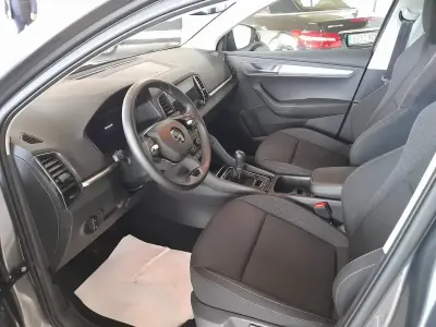 Usado Skoda Karoq Style 150 CV (110 kW) 2023 Gris SUV