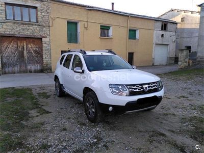 Usado Dacia Duster Lauréate 105 CV (77 kW) 2014 Blanco SUV