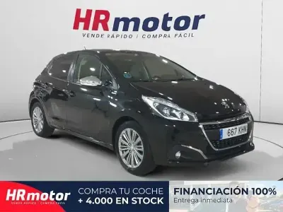 Usado Peugeot 208 Style 82 CV (60 kW) 2018 Negro Utilitario