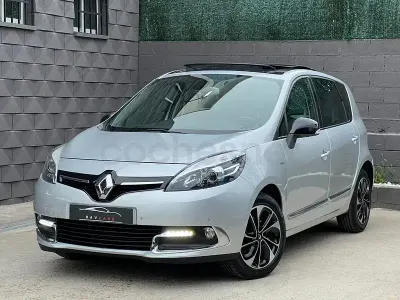 Usado Renault Scénic III Bose Edition 110 CV (80 kW) 2016 Gris / plata Monovolumen