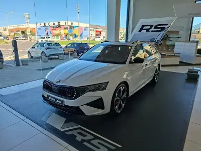 Nuevo Skoda Octavia RS 265 CV (194 kW) 2026 Blanco Familiar