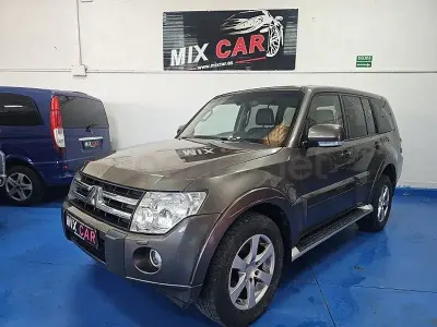 Usado Mitsubishi Montero Motion 200 CV (147 kW) 2011 Marrón SUV