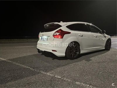 Usado Ford Focus Trend 125 CV (91 kW) 2013 Blanco Berlina