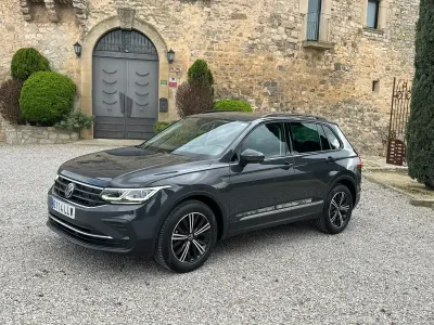 Begagnad VW Tiguan Life 130 HK (95 kW) 2020 Grå SUV