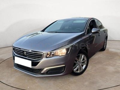 Usado Peugeot 508 Active 120 CV (88 kW) 2017 Gris / plata Berlina
