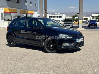 Usado VW Polo Advance 90 CV (66 kW) 2017 Negro Berlina