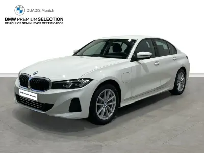 Nuevo BMW 330e Shadowline 292 CV (214 kW) 2026 Blanco Berlina