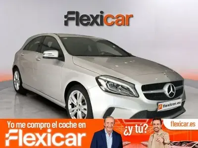 Usado Mercedes A180 122 CV (89 kW) 2017 Gris / plata Utilitario