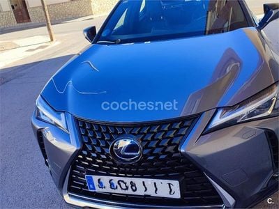 Usado Lexus UX Executive Line 184 CV (135 kW) 2020 Gris / plata SUV