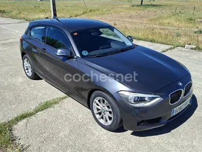 Usado BMW 114 Comfort Edition 102 CV (75 kW) 2014 Gris / plata Utilitario