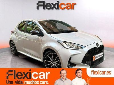Gris / plata Usado 2023 Toyota Yaris Hybrid Sport Berlina | 24.490 € (Caro)